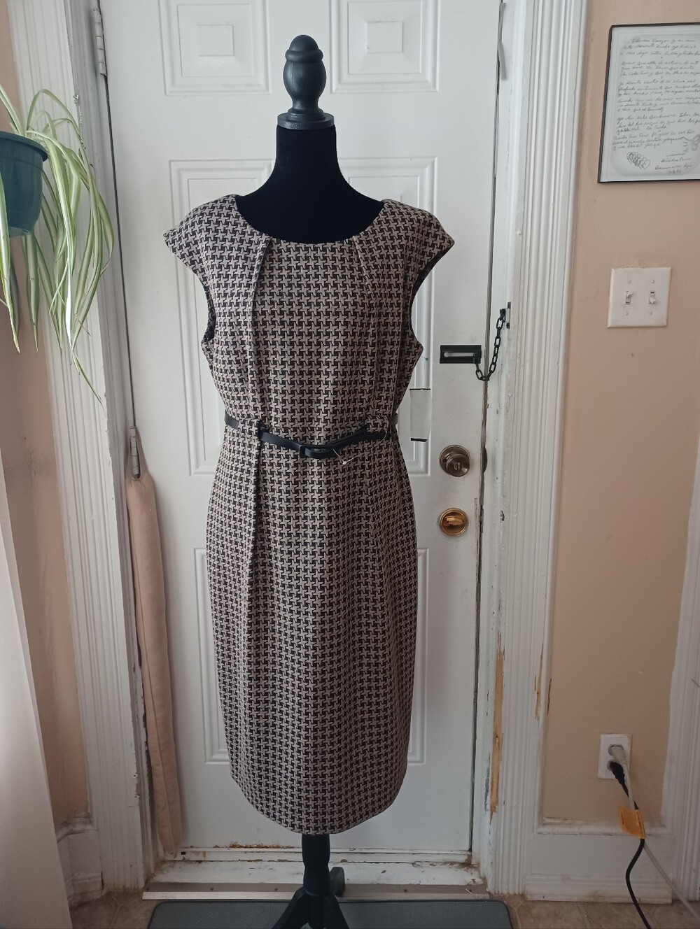 Connected Apparel Black and Cream Houndstooth Sheath Dress Size 14